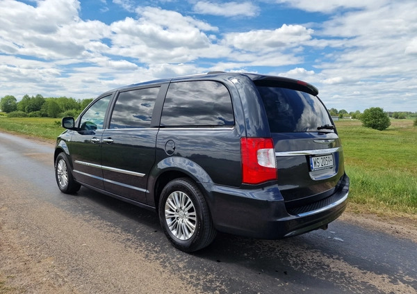 Chrysler Town &amp; Country cena 66500 przebieg: 188888, rok produkcji 2014 z Siedlce małe 742